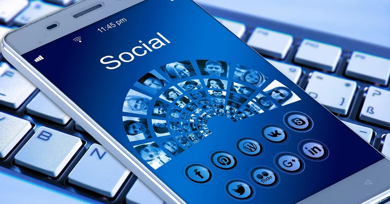 La pression des annonces « parfaites » sur les réseaux sociaux